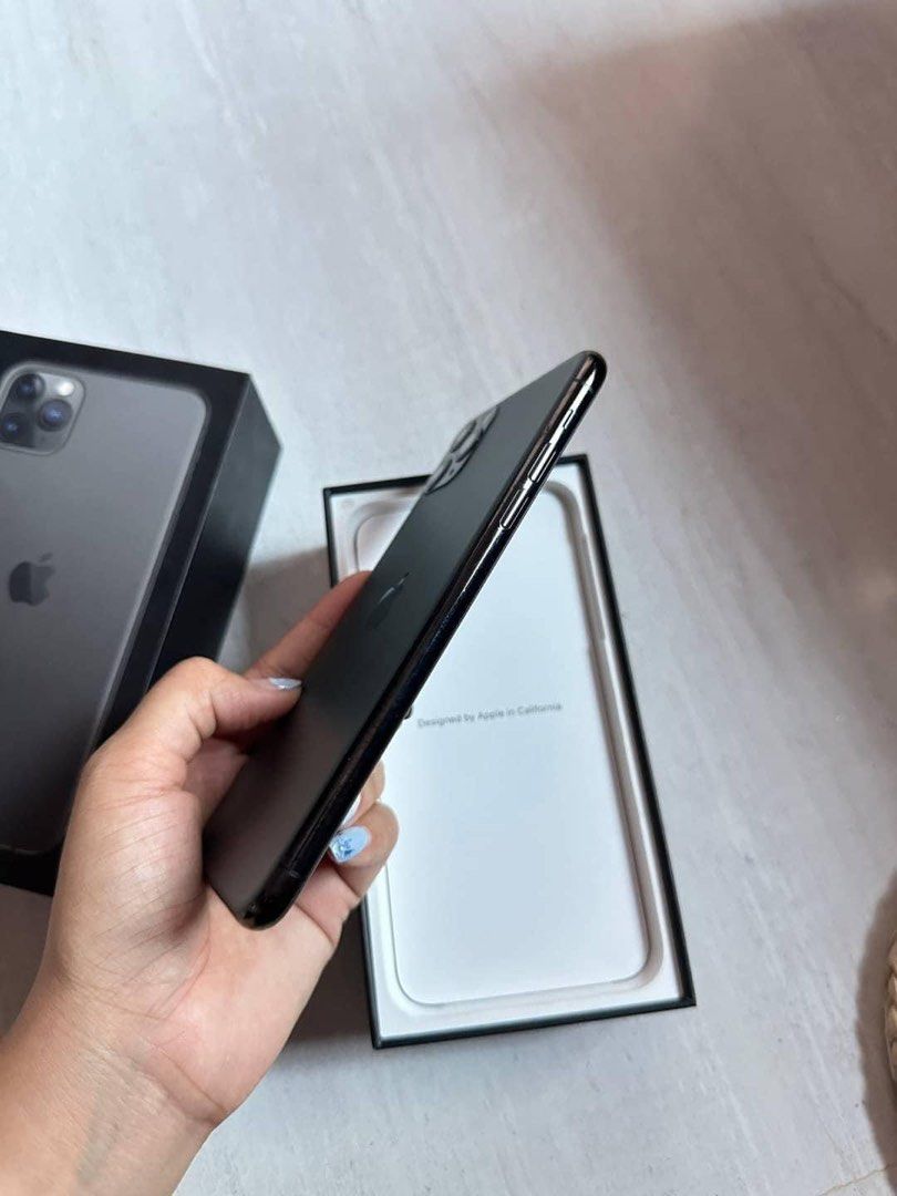 iPhone 11Promax 256gb DUAL SIM (Category: iPhone 11 Series) located in Manila. Submitted by TekiCashGadgetsph (Listing ID 1281811556, Image 2). Description: (FU) Open-line, any sim working (worldwide) - Guaranteed original iPhone not fake/copy Complete accessories with box Secondhand Good as new not abused! Presentable •Original Lcd • no issue hidden issues • no apple id / iCloud id • Good batthealth • Good cam front/back • Good Performance • Goo