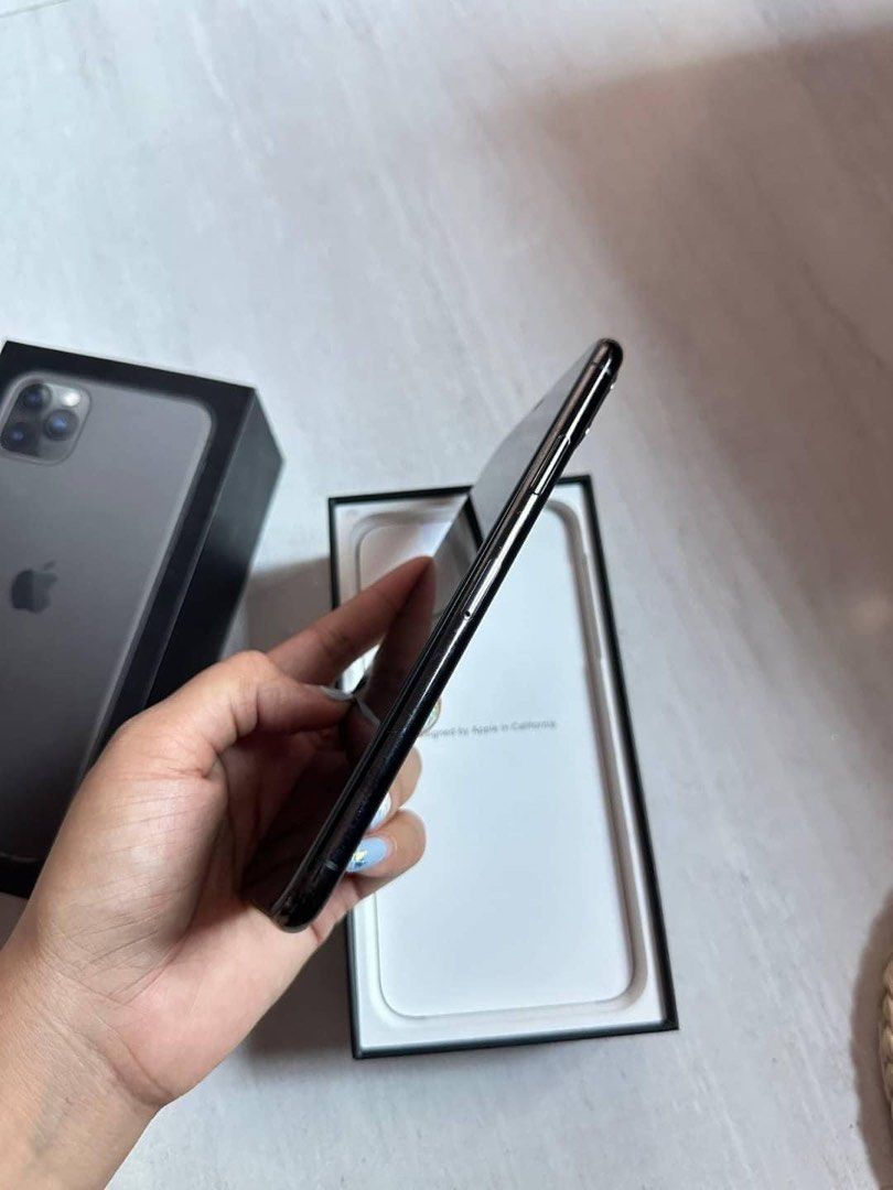 iPhone 11Promax 256gb DUAL SIM (Category: iPhone 11 Series) located in Manila. Submitted by TekiCashGadgetsph (Listing ID 1281811556, Image 3). Description: (FU) Open-line, any sim working (worldwide) - Guaranteed original iPhone not fake/copy Complete accessories with box Secondhand Good as new not abused! Presentable •Original Lcd • no issue hidden issues • no apple id / iCloud id • Good batthealth • Good cam front/back • Good Performance • Goo