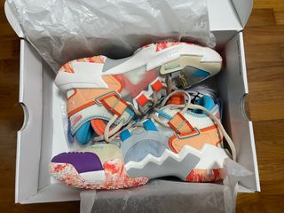(Category: ) located in . Submitted by sidekick_sneakers (Listing ID 1281843585, Image 1). Description: .