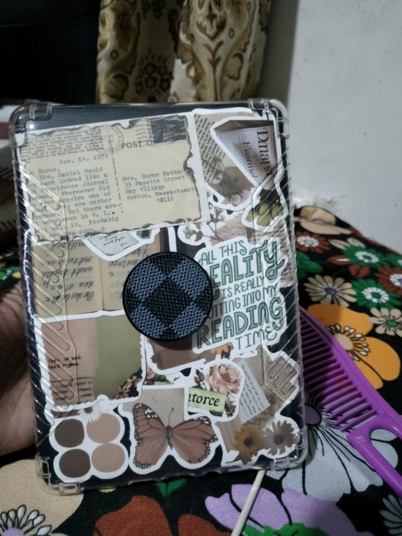 Kindle Paperwhite 11th gen PPW5 (Category: E-Readers) located in Antipolo. Submitted by literaturedelights (Listing ID 1281912005, Image 3). Description: case, popsocket, and stickers are included. if interested, kindly send a message. selling with the ppw5 case kids ed for 4,800! issue: few scratches and sticker residue at the back, hence the price. but the battery lasts for two weeks or a month or more if not used frequently. two weeks is max w