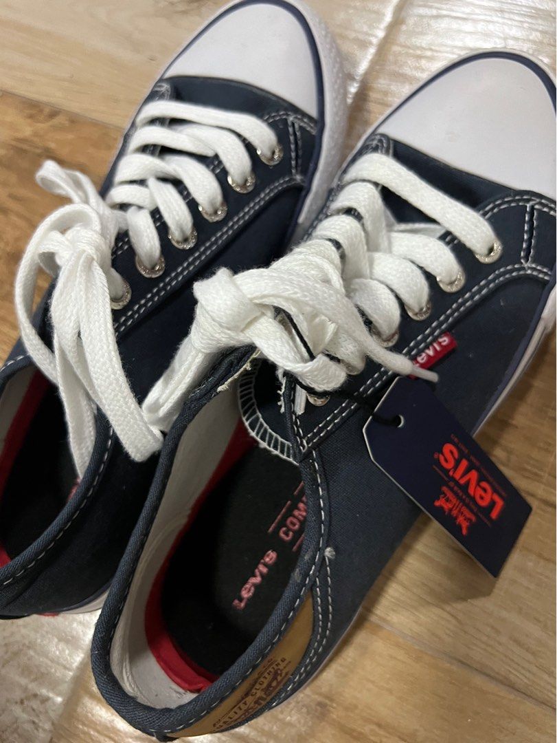 Levi's stan buck store