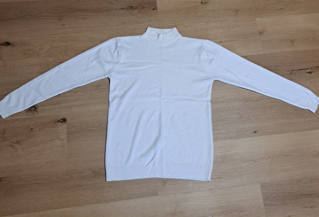 White long sleeve turtleneck shirt store
