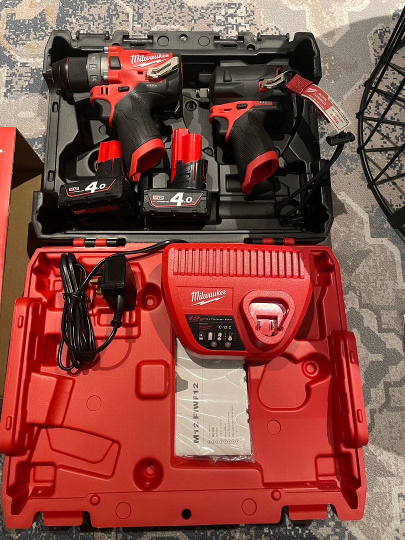 Milwaukee stubby drill outlet