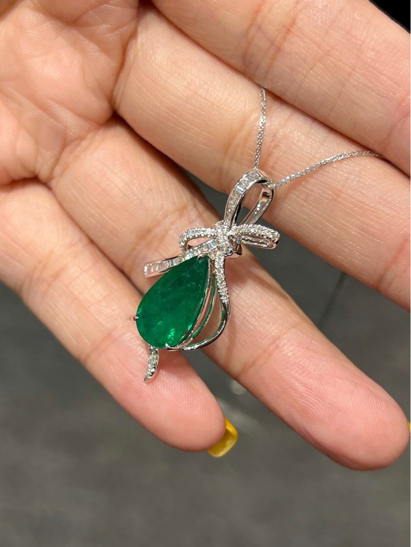 Genuine emerald deals pendant necklace