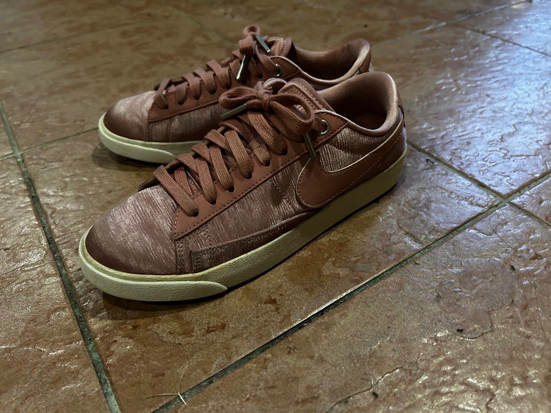 Nike Blazer Low SE women shoes Men s Fashion Footwear