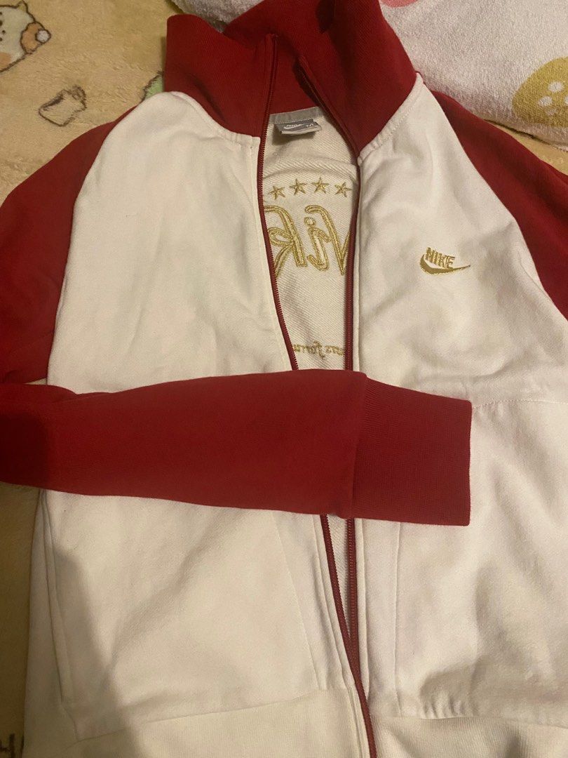 Red and white hotsell nike jacket