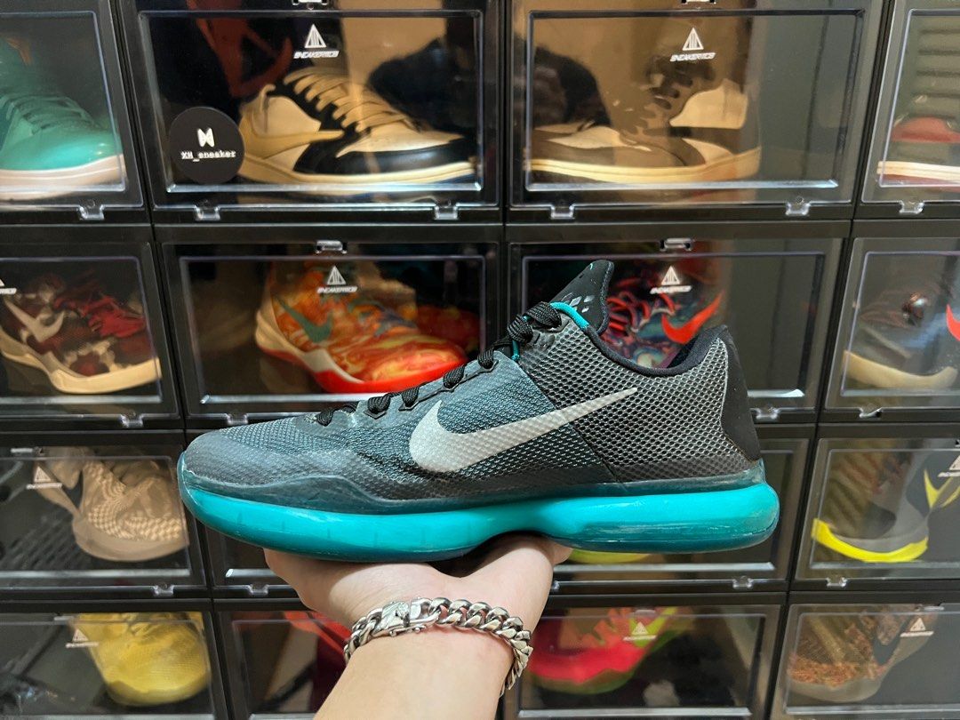Kobe x 5am flight store