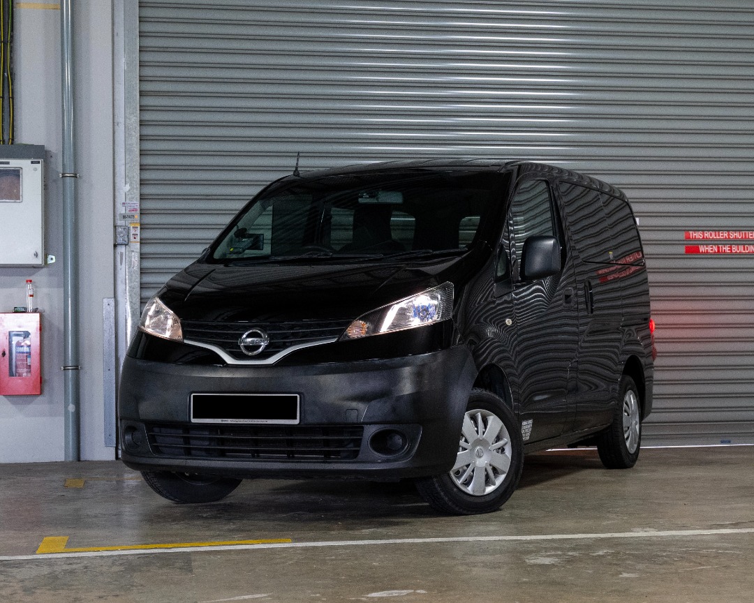 black nissan nv200 for sale