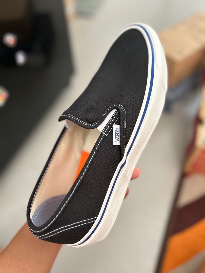 ORI NAVYA VANS ANAHEIM og Black Slip on