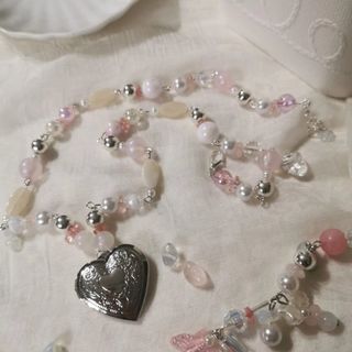 coquette dollete cottagecore fairycore beaded necklace, Women's Fashion,  Jewelry & Organisers, Necklaces on Carousell