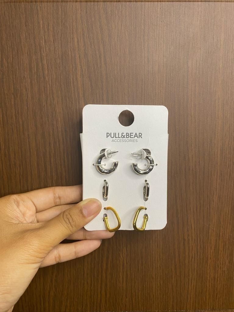 Pull and store bear ear cuff