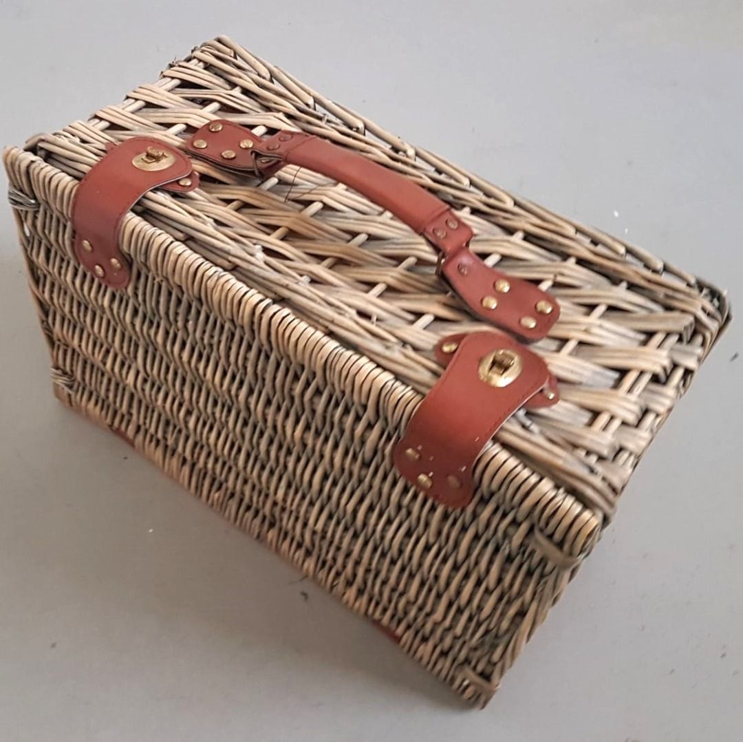 Retro Picnic Basket Trendy Rattan Bag Antique Basket Leather