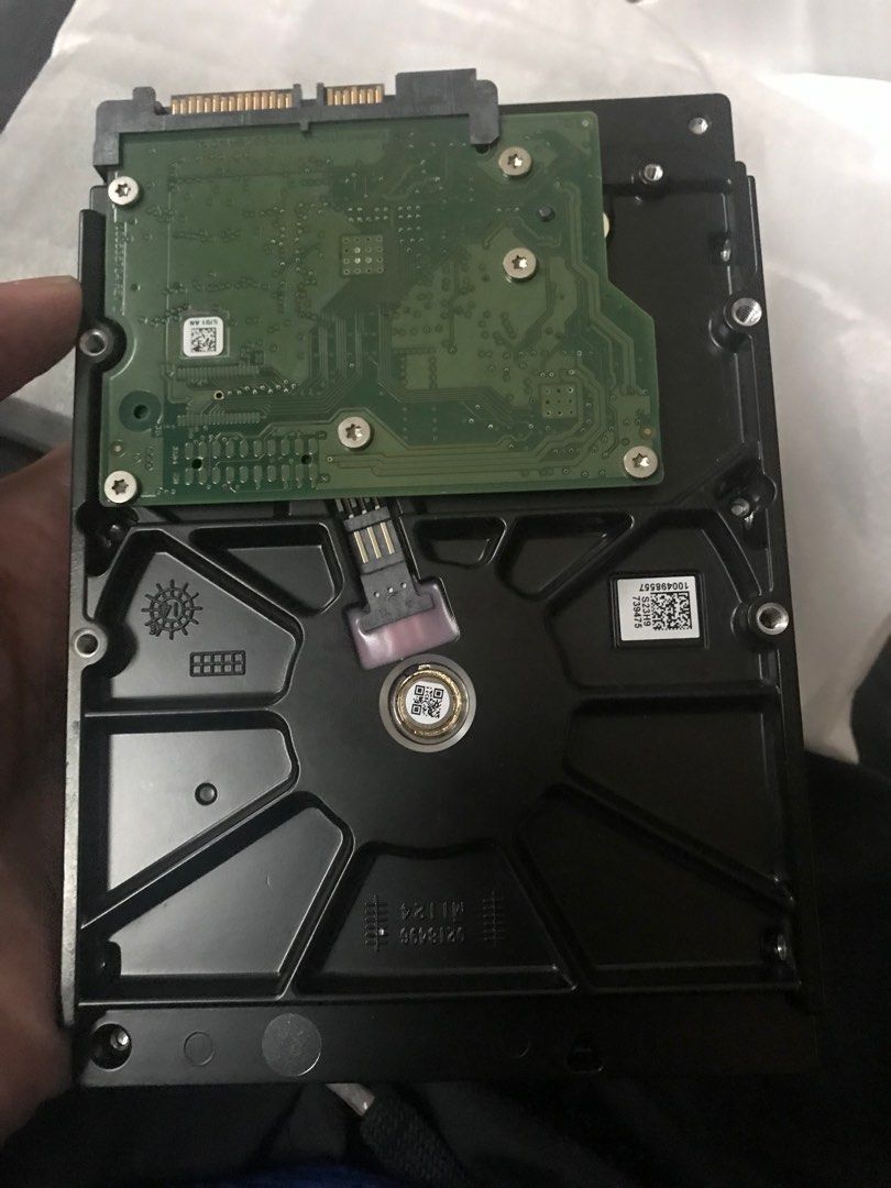 Seagate Barracuda 500 GB HDD hard drive (Category: Hard Disks & Thumbdrives) located in Las Pinas. Submitted by All.here_OnlineShop (Listing ID 1281884179, Image 2). Description: Seagate Barracuda HDD hard drive 500GB. Good as new. Already formatted it. Naka-partition na din yan, lalagyan mo nalang ng operating system then good to go. 650 only. Shipping via LBC or JRS (Provincial) Lalamove (same day delivery within Metro Manila). Items are coming