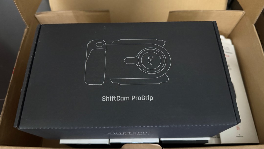 Shiftcam Pro Grip, Photography, Lens & Kits on Carousell