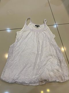 (Category: ) located in . Submitted by closet51 (Listing ID 1281910061, Image 1). Description: .