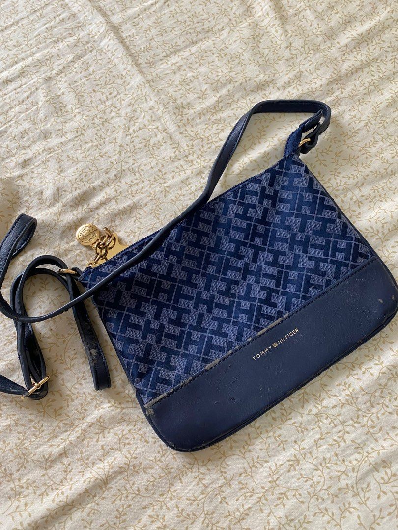 Tommy Hilfiger blue crossbody bag (Category: Luxury Bags & Wallets) located in Cainta. Submitted by cbe23 (Listing ID 1281825704, Image 1). Description: Preloved Adjustable strap With signs of usage.