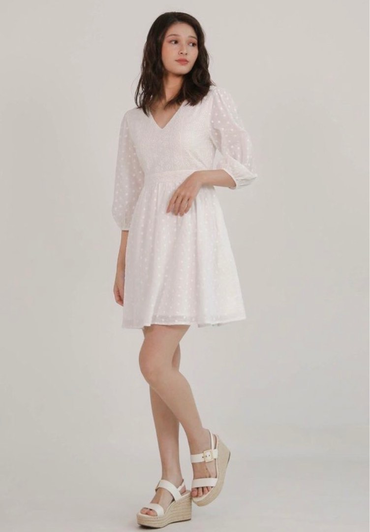 TSW EVERLYN EYELET SMOCKED WAIST DRESS IN WHITE, Women's Fashion, Dresses &  Sets, Dresses on Carousell