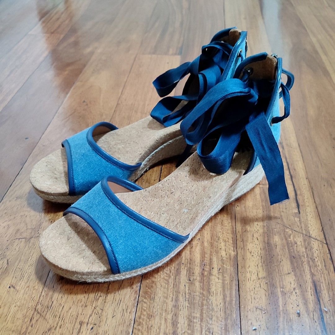 Ugg amell deals wedge sandal