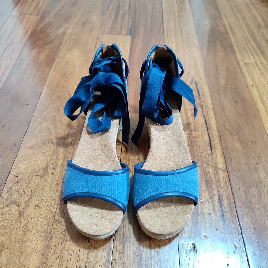 Ugg amell clearance wedge sandal