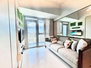 Uptown Parksuites: 2 Bedroom unit with balcony for Sale in BGC