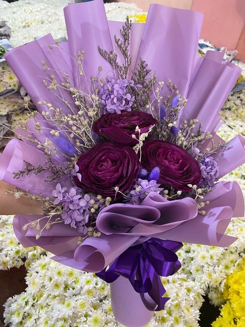 Valentine’s Flower Bouquet (Category: Flowers & Bouquets) located in Quezon City. Submitted by daflowershop (Listing ID 1281914290, Image 1). Description: We customize flower bouquet both dried and fresh. Check Daily Flower Shop.