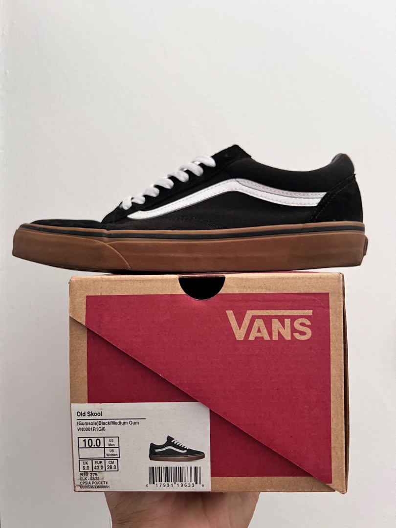 Vans old skool on sale black gum sole uk