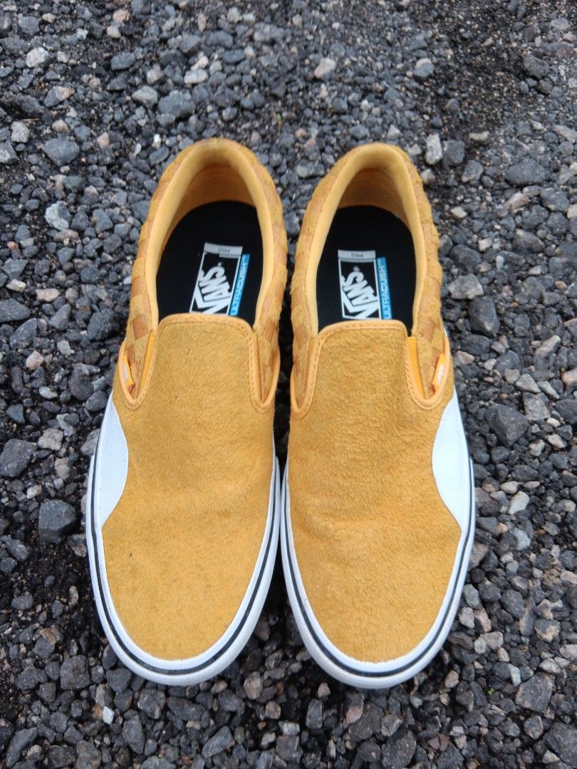 Vans slip on shop pro hairy suede banana