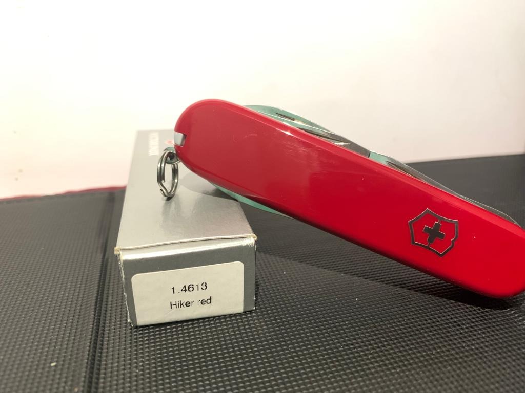 Swiss army on sale knife hiker