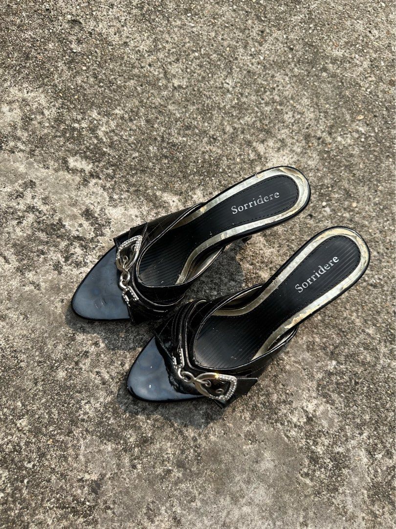 Vintage style clearance black heels