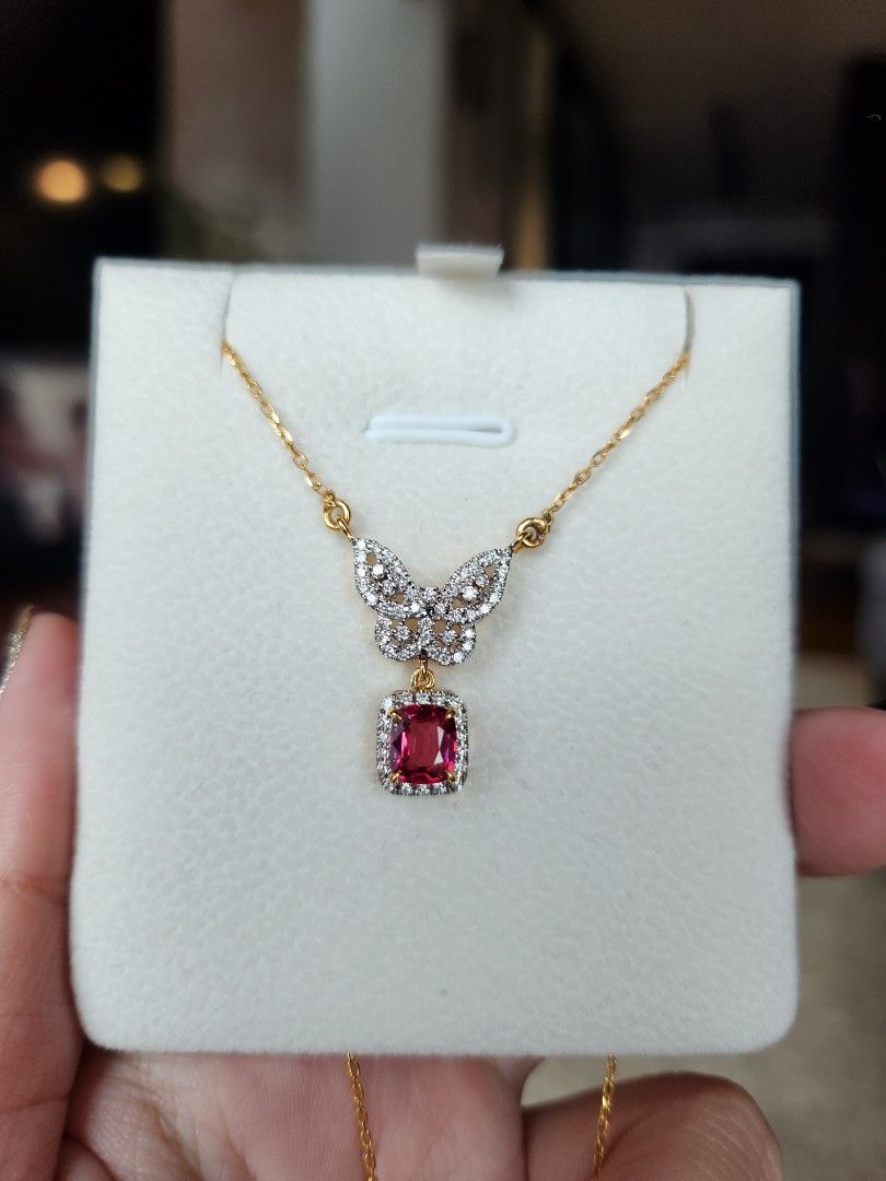 Red top spinel necklace