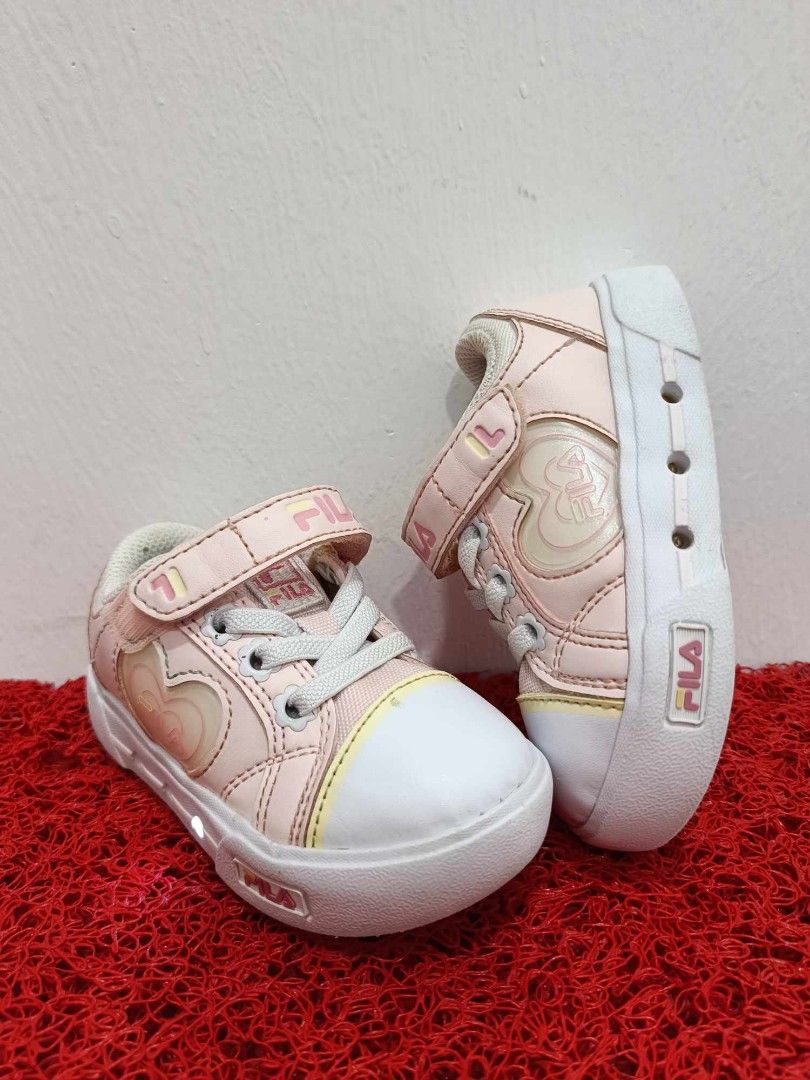 Kasut hotsell fila pink