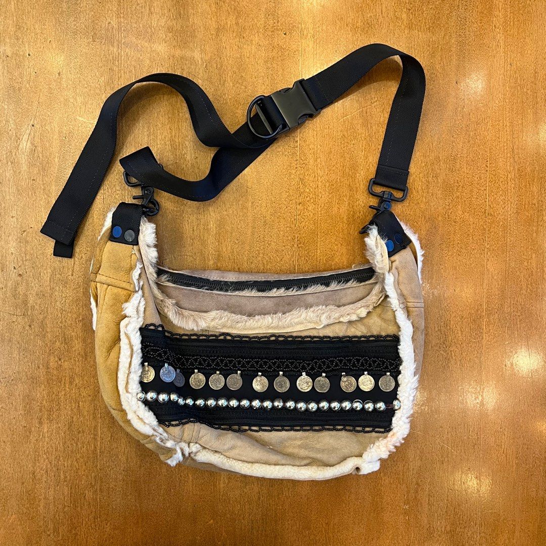 民族風Messenger bag UNDERCOVER VISVIM WTAPS, 男裝, 袋, 小袋- Carousell