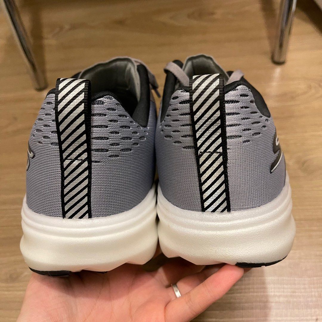 全新 Skechers Ride 8 科技泡綿 運動鞋, 他的時尚, 鞋, 運動鞋在旋轉拍賣