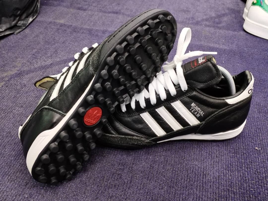 Adidas Mundial Team Turf 7UK 40.5eur 25.5cm Sports Equipment