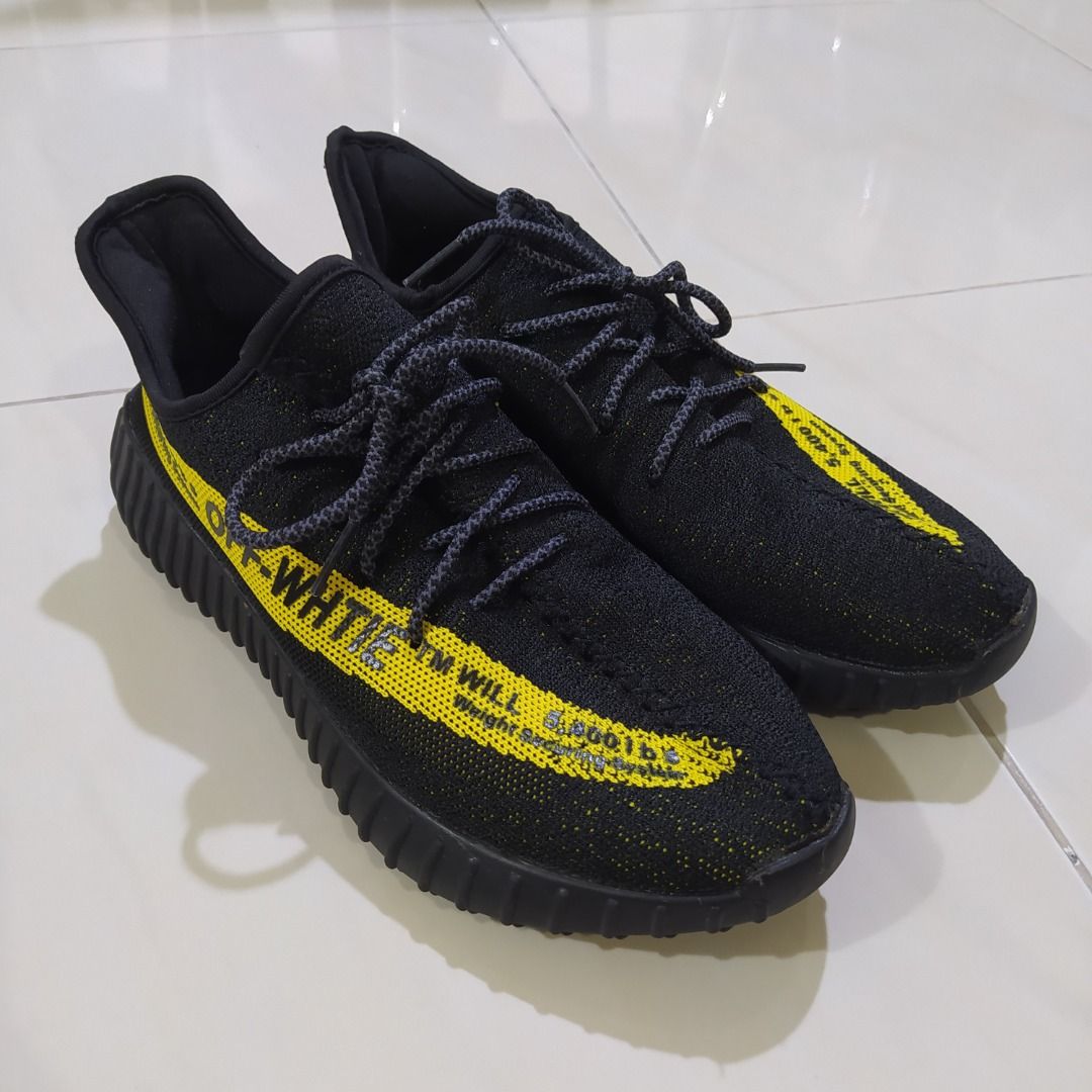 Adidas Yeezy Size 44 Fesyen Pria Sepatu Sneakers di Carousell