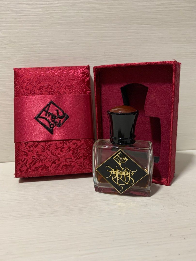 Antiquity Areej le Dore
