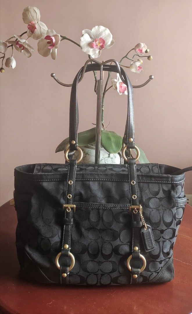 Authentic Coach Signature Gallery Tote Shoulder bag Price