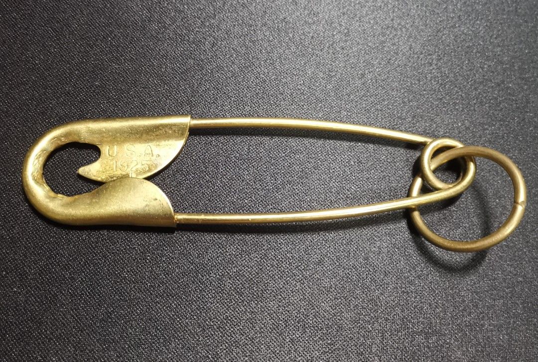 Safety pin key holder on sale