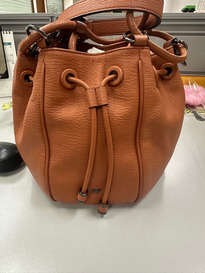 Braun buffel bucket bag