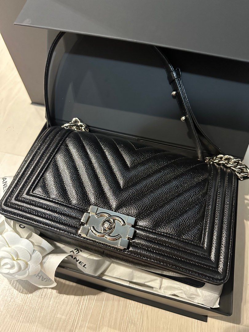 Chanel boy bag chevron caviar online
