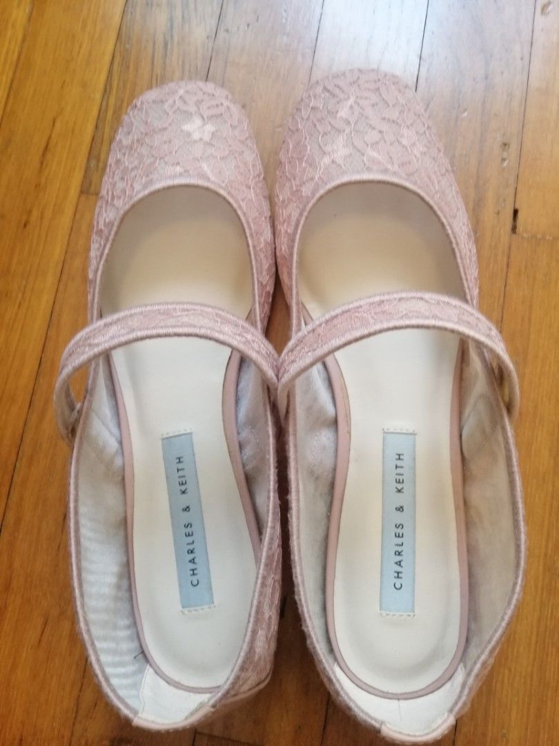 Charles and keith flat shoes deals