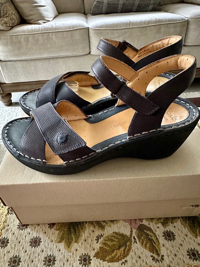 Clarks orient store sea sandals