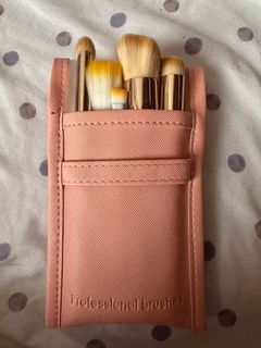 Complete set brush with mini bag organizer