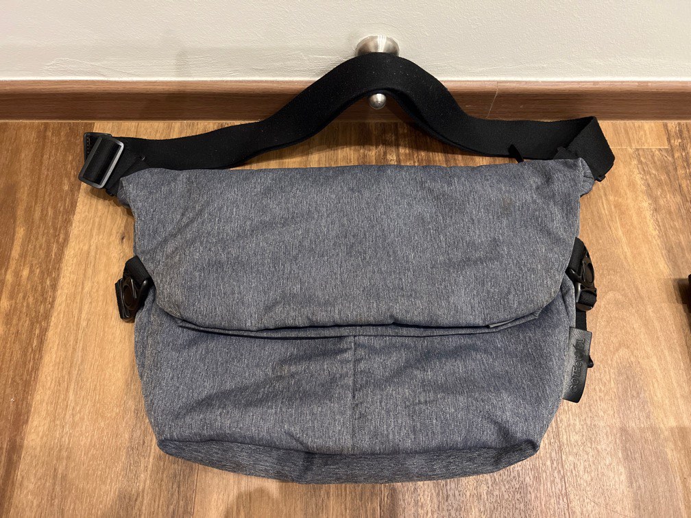 Cote & ciel messenger bag discount