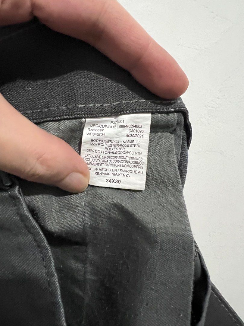 Dickies Flex (Category: Shorts) located in Makati City. Submitted by Row23 (Listing ID 1282144155, Image 3). Description: Waist 34 Length 20.5 Great condition CR 9.7/10 400 +sf MOP Gcash JnT courier .