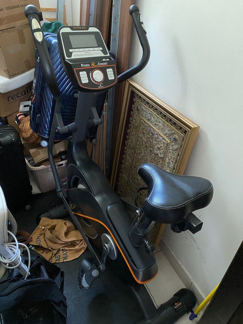 Dual action stationary shop bike