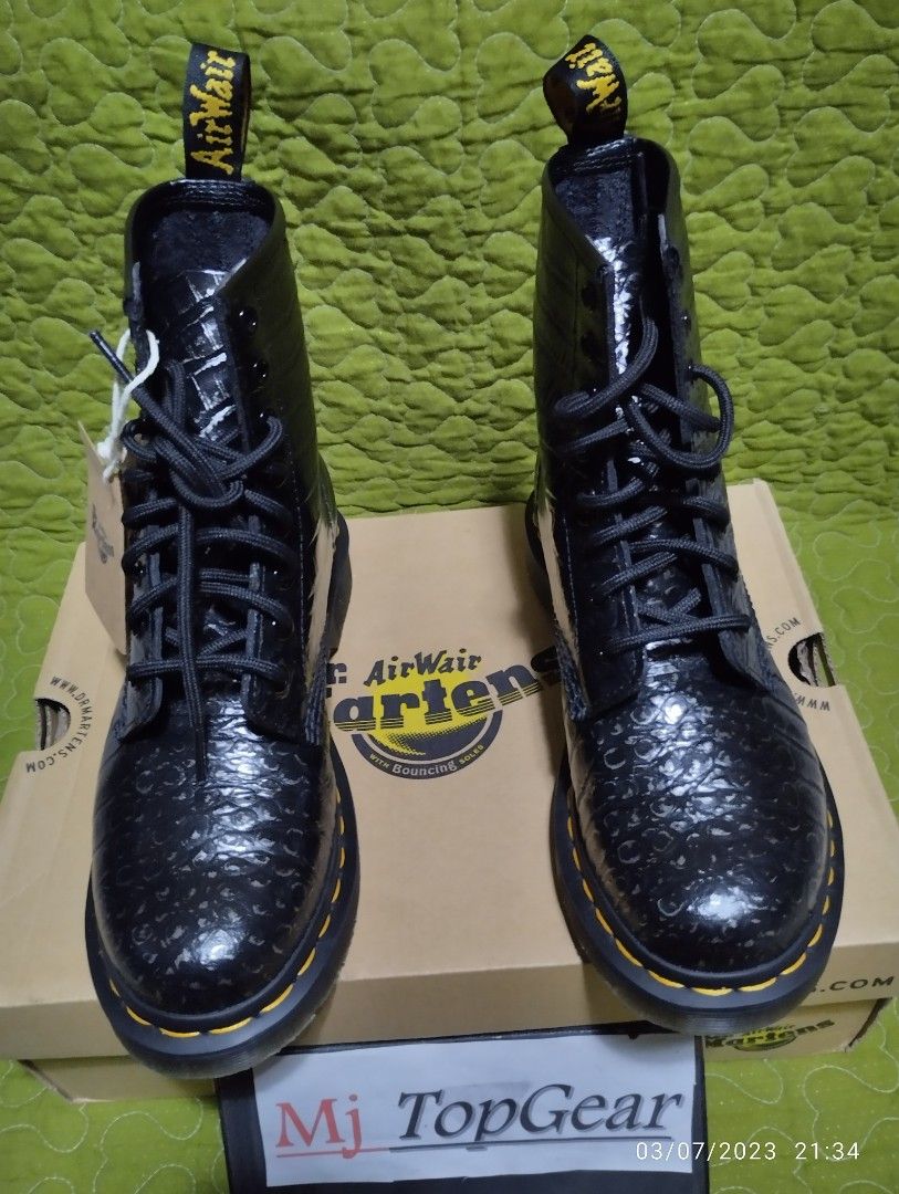 Martens crocs 2025