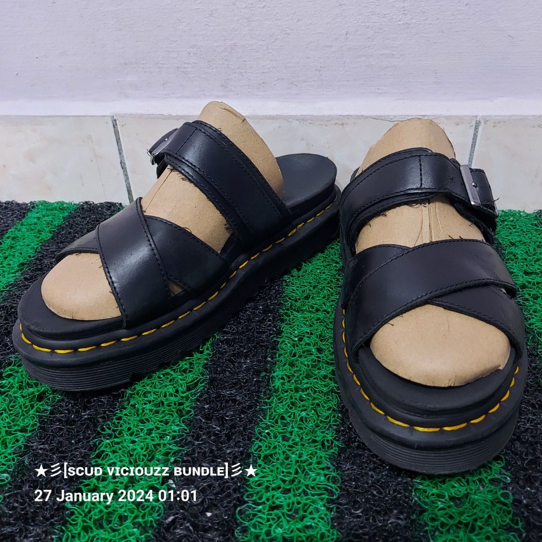 Dr marten hotsell ryker sandals
