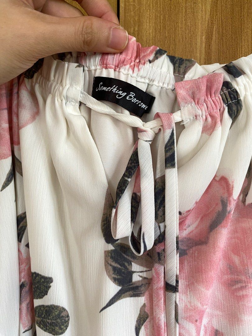 Floral Summer Dress (Category: Dresses) located in Quezon City. Submitted by neselcreme (Listing ID 1282030953, Image 3). Description: Bought from Zalora Fits up to Medium Has inner lining, Fabric is not itchy, super presko 📍 Balintawak Quezon City, Metro Manila ‼️ Shipping shouldered by buyer .