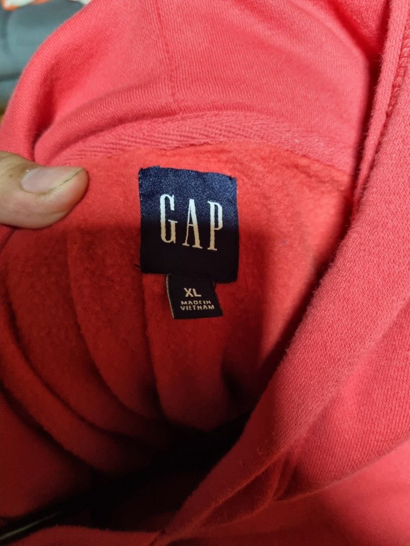 Red outlet gap sweater